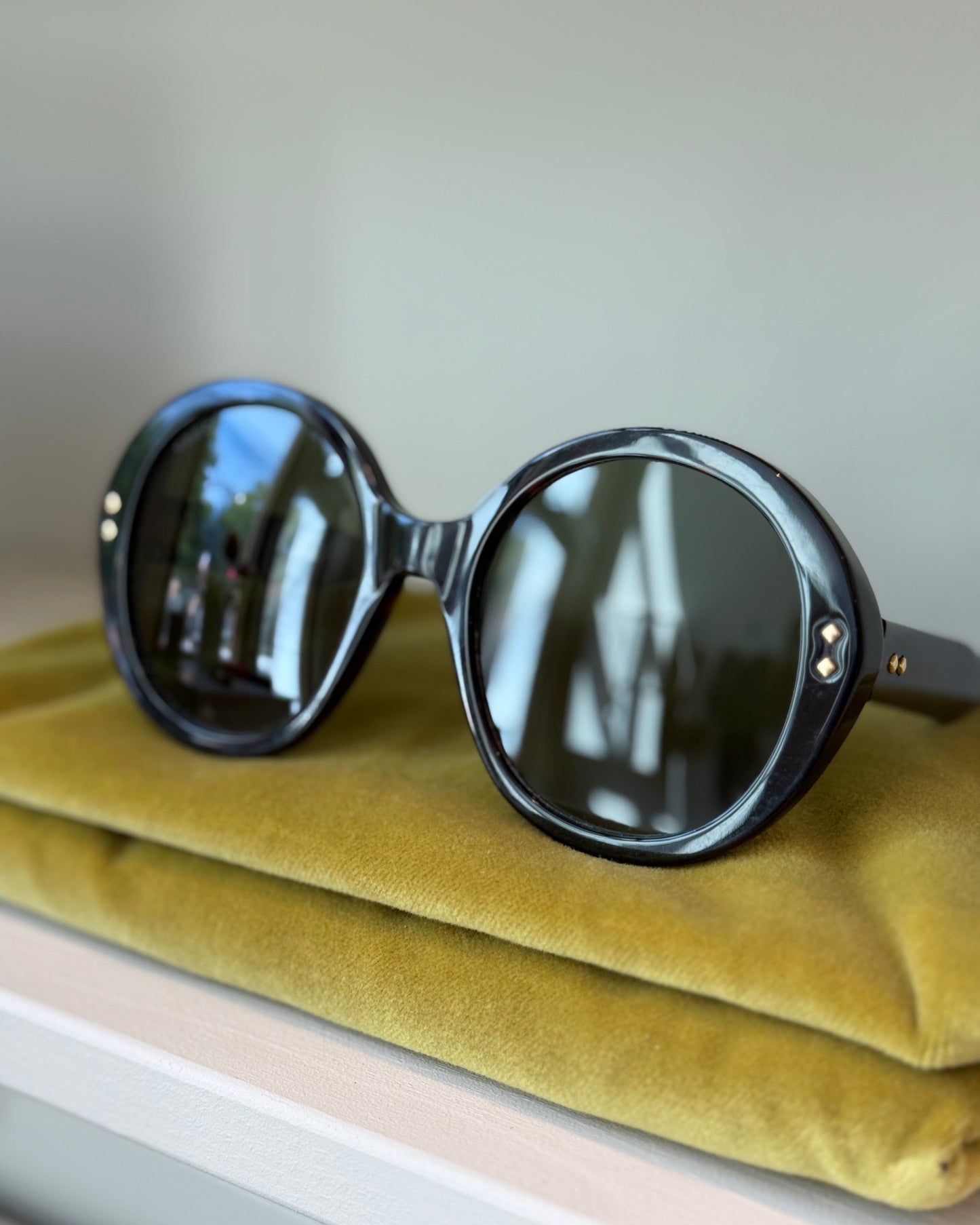 Preloved Gucci Sunglasses GG 1081S