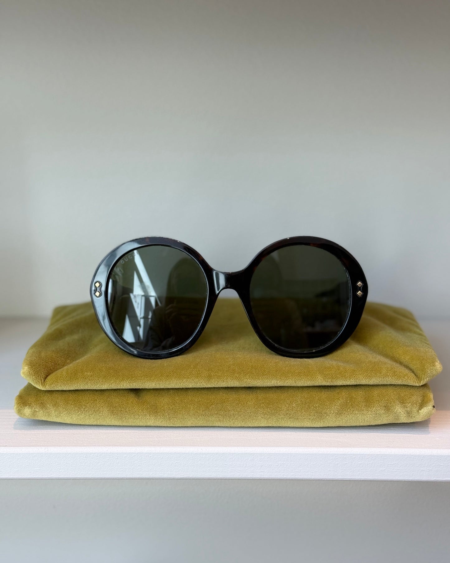 Preloved Gucci Sunglasses GG 1081S