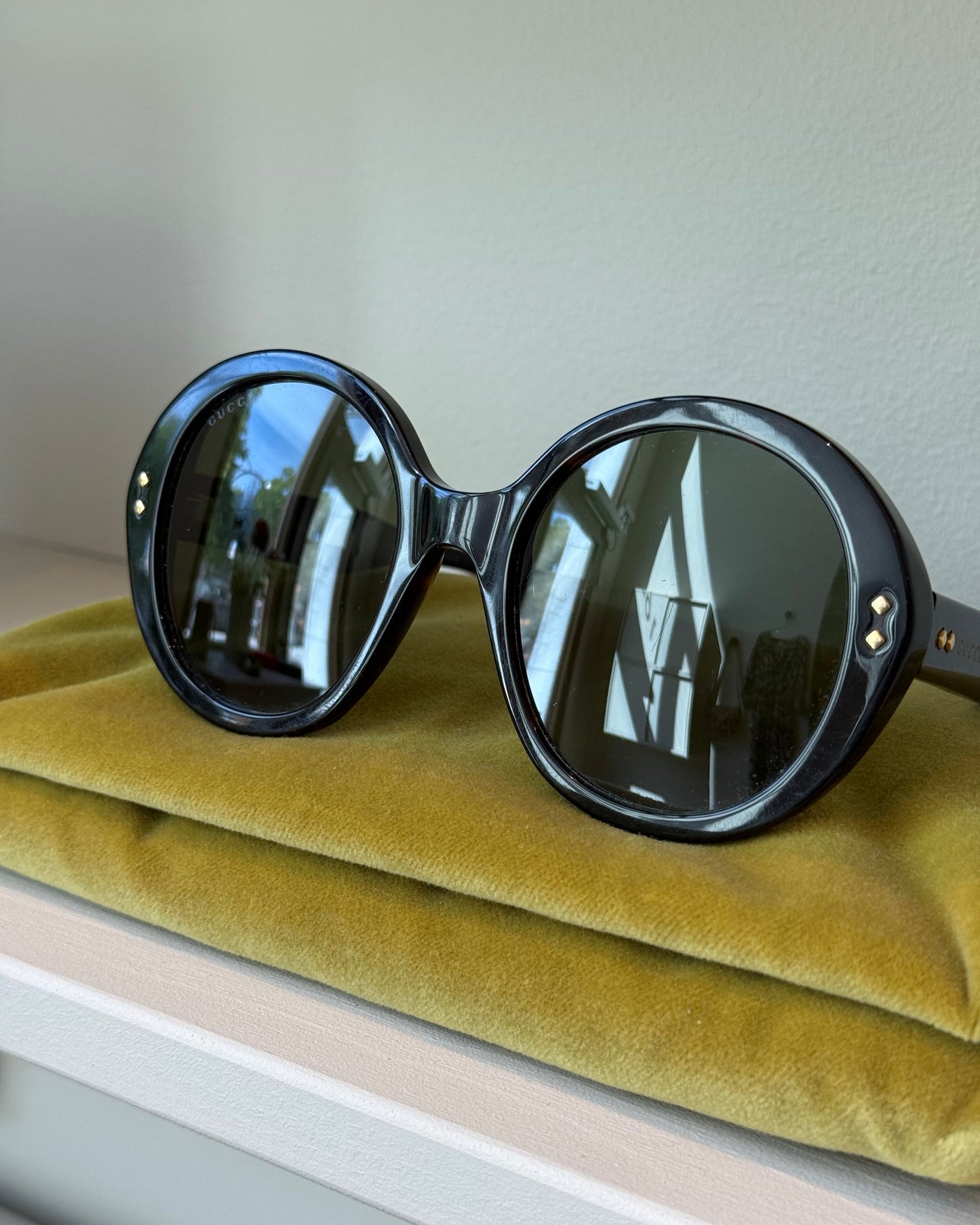 Preloved Gucci Sunglasses GG 1081S