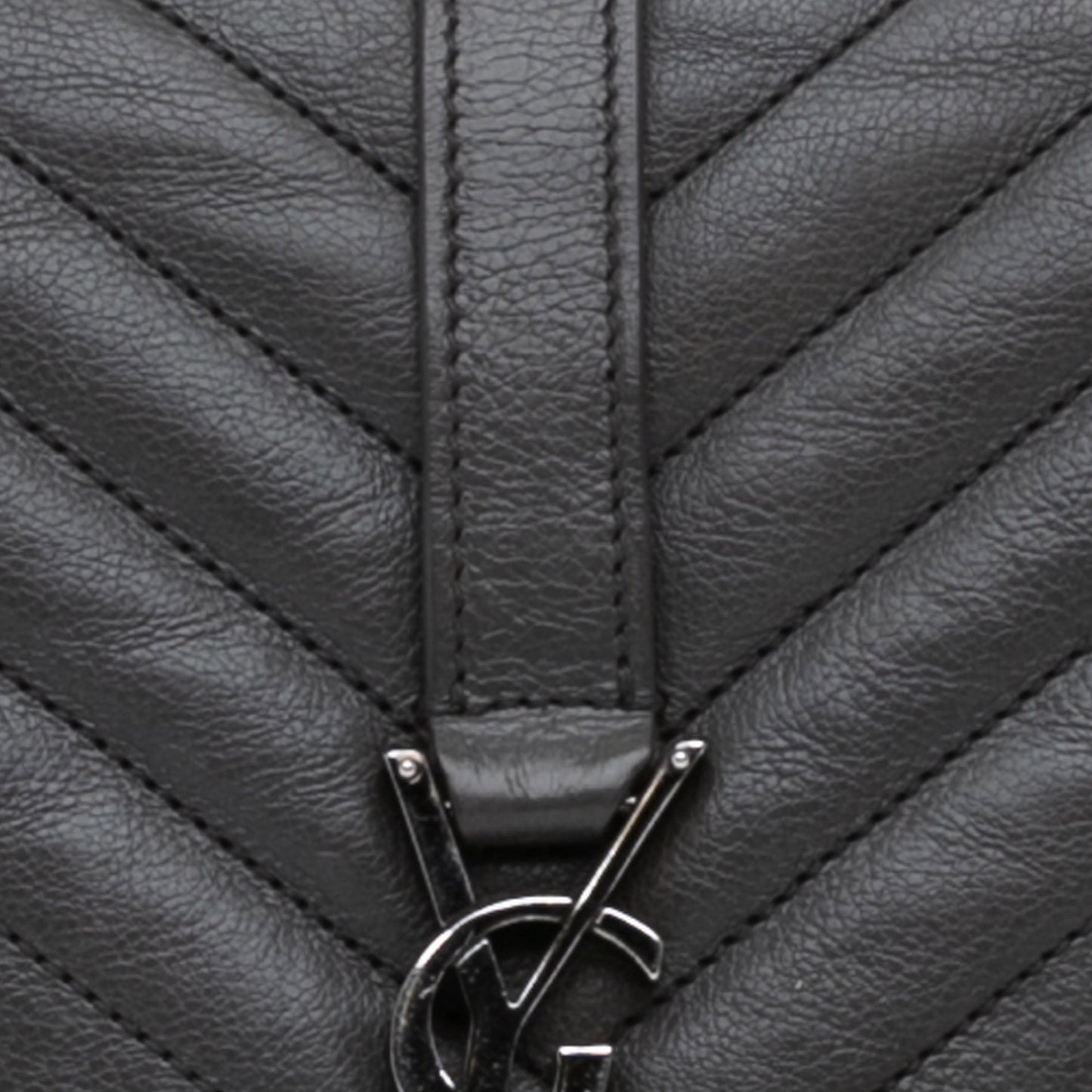 SAINT LAURENT College Chevron Medium Gray