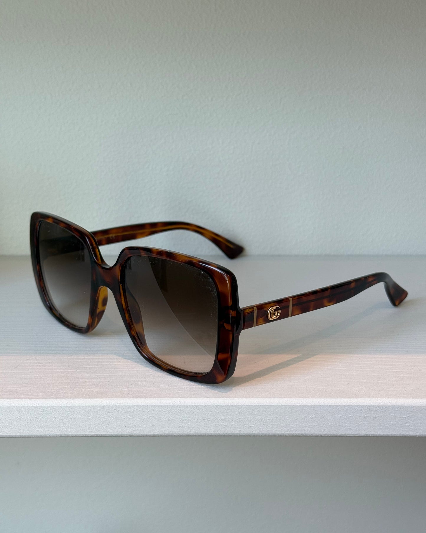 Preloved Gucci Sunglasses GG 0632S