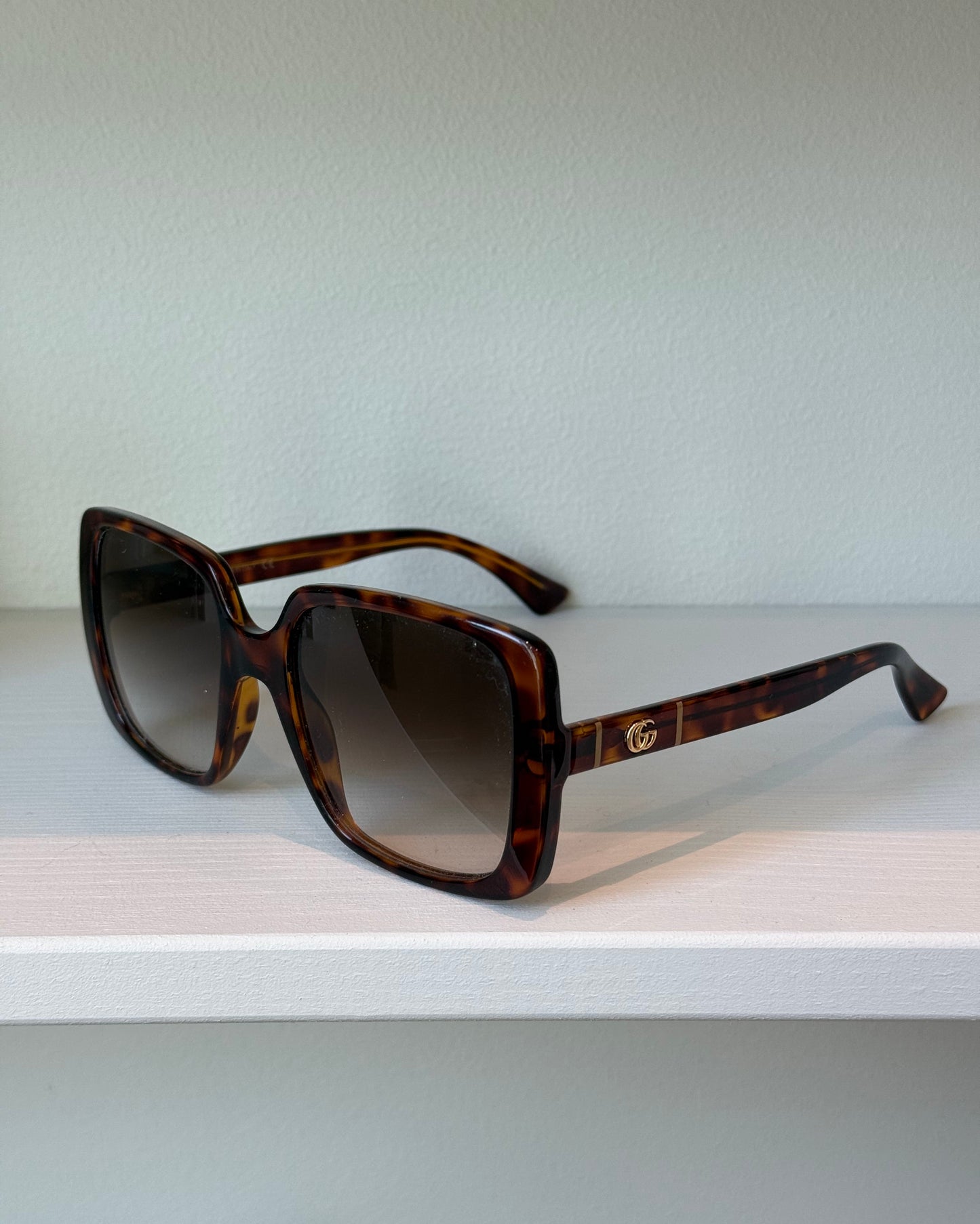 Preloved Gucci Sunglasses GG 0632S
